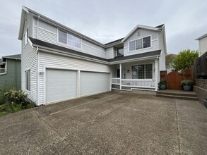 Building Photo - Elegant 5BR + Bonus Room Home with Bay Windows, Entertainment Room & Oversized Primary Retreat
