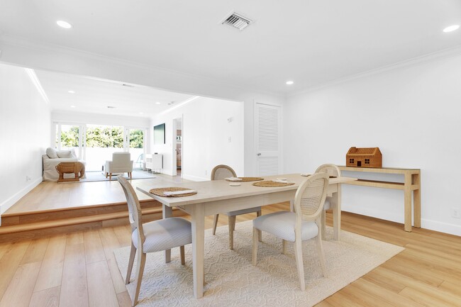 Building Photo - 211 Miraflores Dr