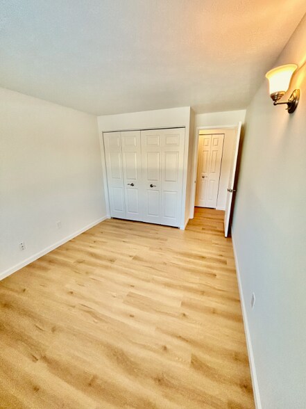 Building Photo - 5011 Nob Hill Dr