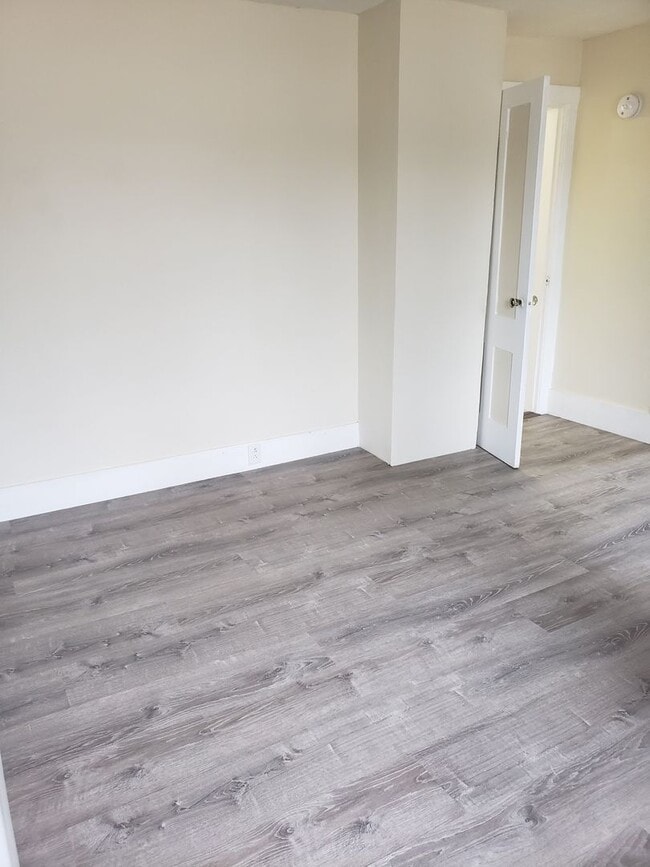 Interior Photo - 38 Railroad St
