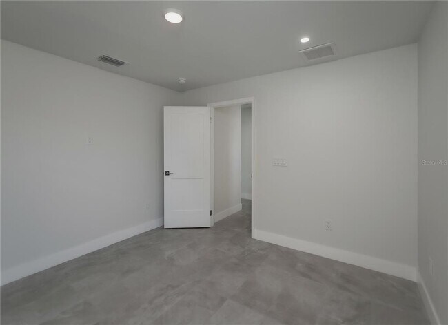 Building Photo - 310 Hibiscus St