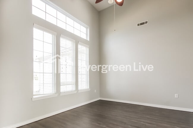 Building Photo - 4303 SW Brownstone Ave