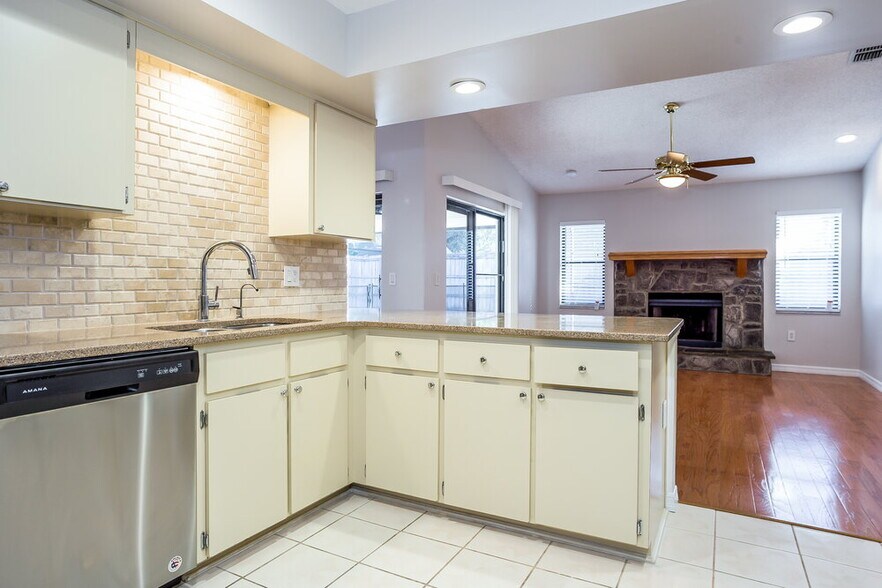 Building Photo - 4524 Wyndcliff Cir