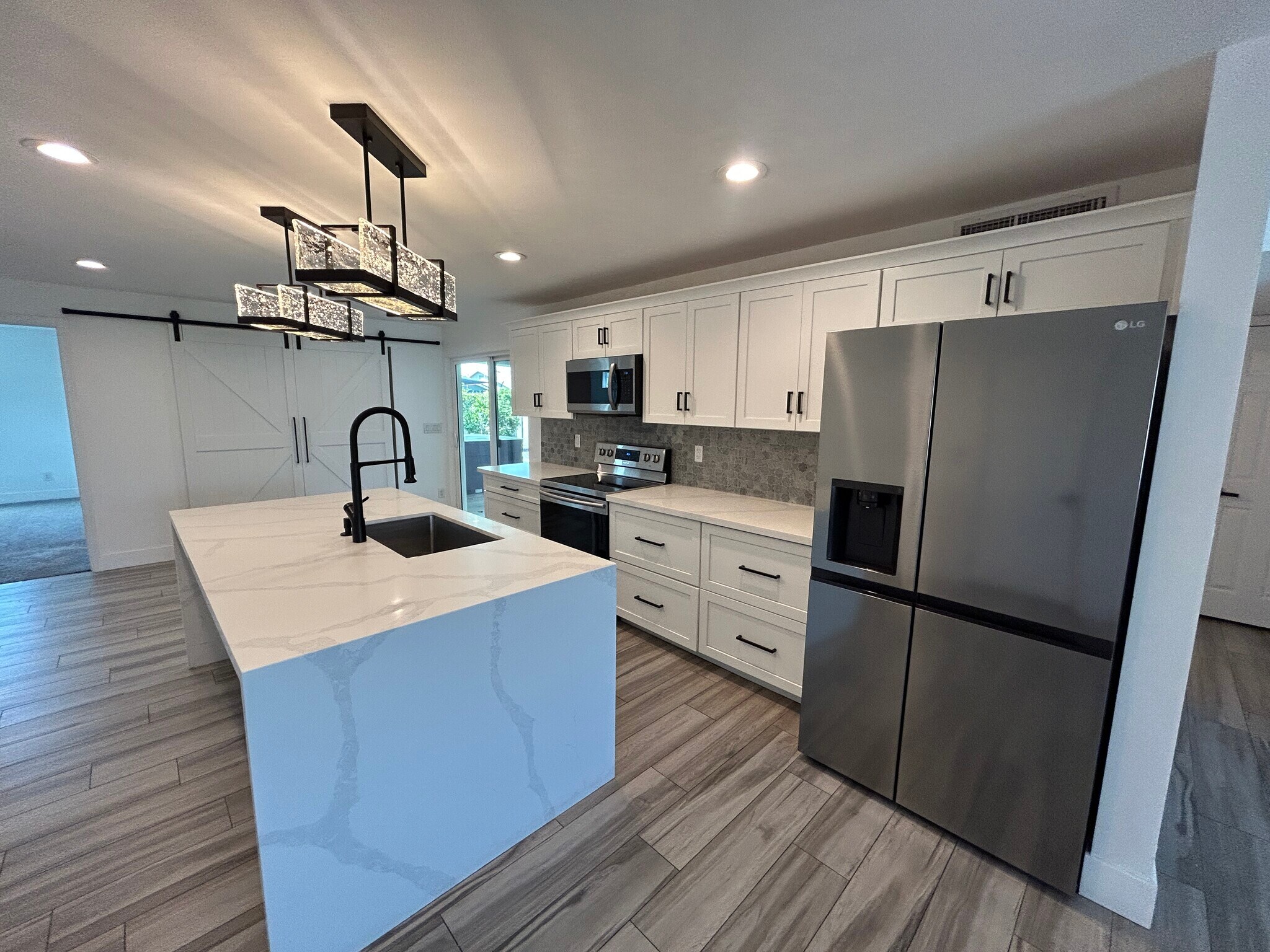 Building Photo - 3507 E Claire Dr