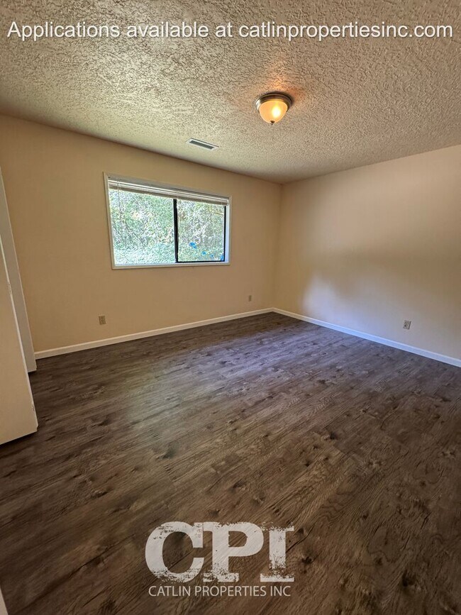 Building Photo - 671 Ragland Rd