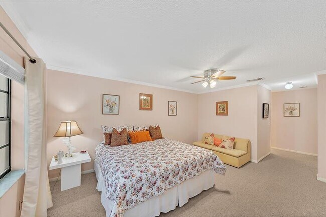 Building Photo - 9278 Vista Del Lago