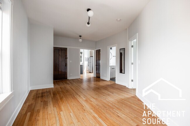 Building Photo - 4011 N Lowell Ave
