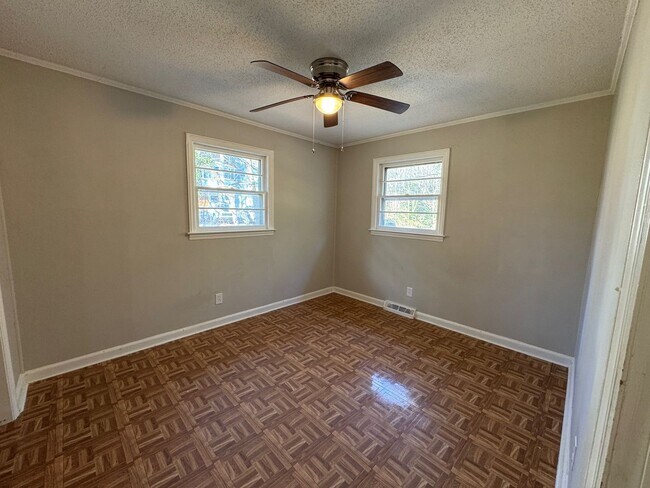 Building Photo - East AVL - Two Bedroom Apartment with Large Basement