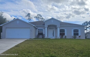 Building Photo - 1024 Westport St SE