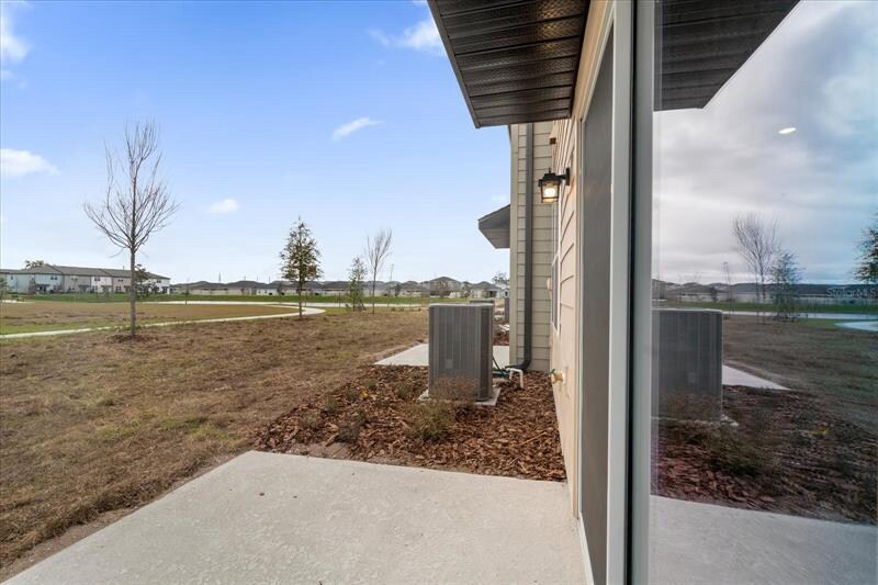 Building Photo - 5942 Chestnut Grv Pl