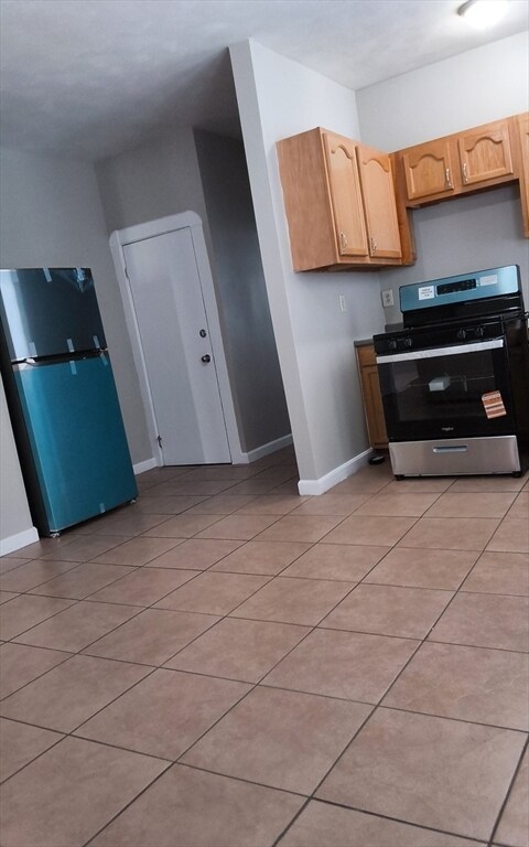 Building Photo - 98 County St