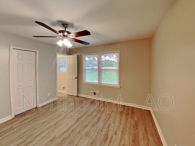 Building Photo - 164 Valley Hill Rd