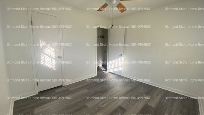 Building Photo - 5808 Del Prado St