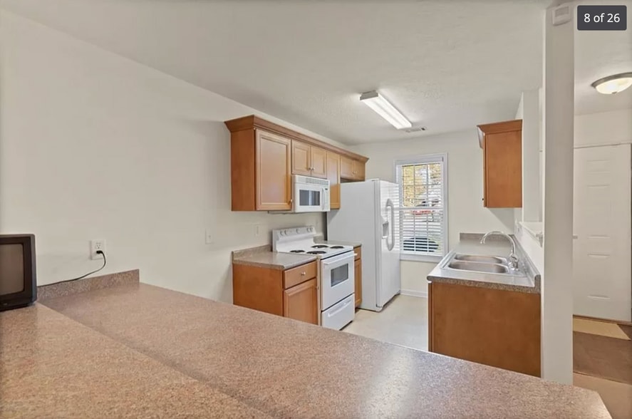 Building Photo - 604 Beretta Dr