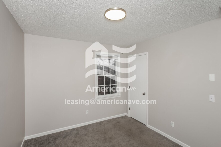 Building Photo - 100 Black Oak Rd