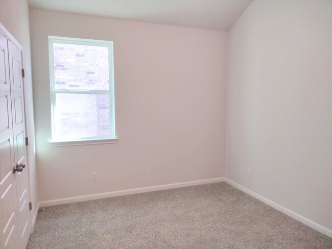 Building Photo - Beautiful 4 bedroom new build, it is a must see!!