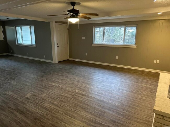 Building Photo - 6432 Tulip Rd