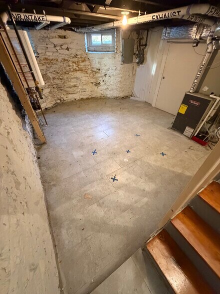 LAUNDRY/STORAGE - 31 Middle St