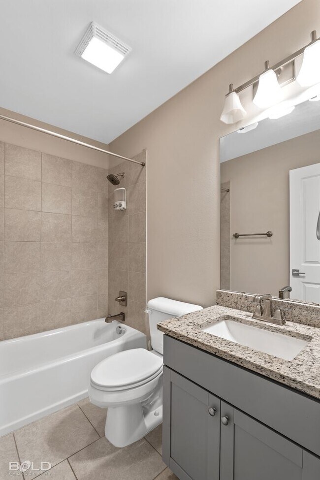 Building Photo - 619 Labarre Ln