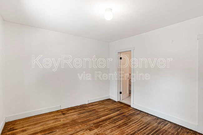 Building Photo - 421 N Stuart St