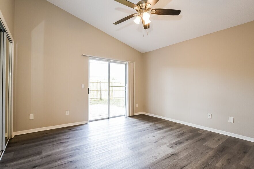 Building Photo - 646 Upperriver Ct