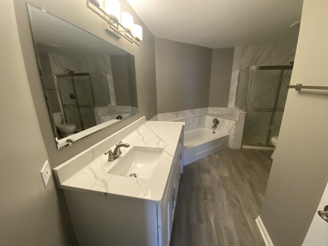 Building Photo - 2111 Camden Ln