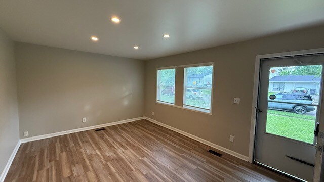 Building Photo - LAWRENCE TWP 3 BEDROOM AVAILABLE NOW!