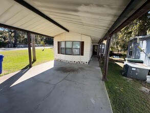 Building Photo - Tavares 1 Bed 1 Bath Waterfront Mobile Home