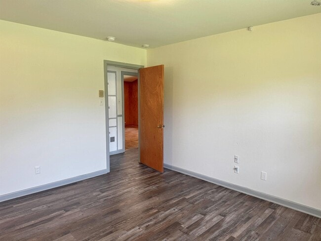 Building Photo - 4115 Rivercrest Dr