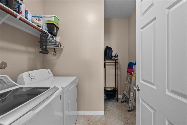 Building Photo - 2875 Torano Cir