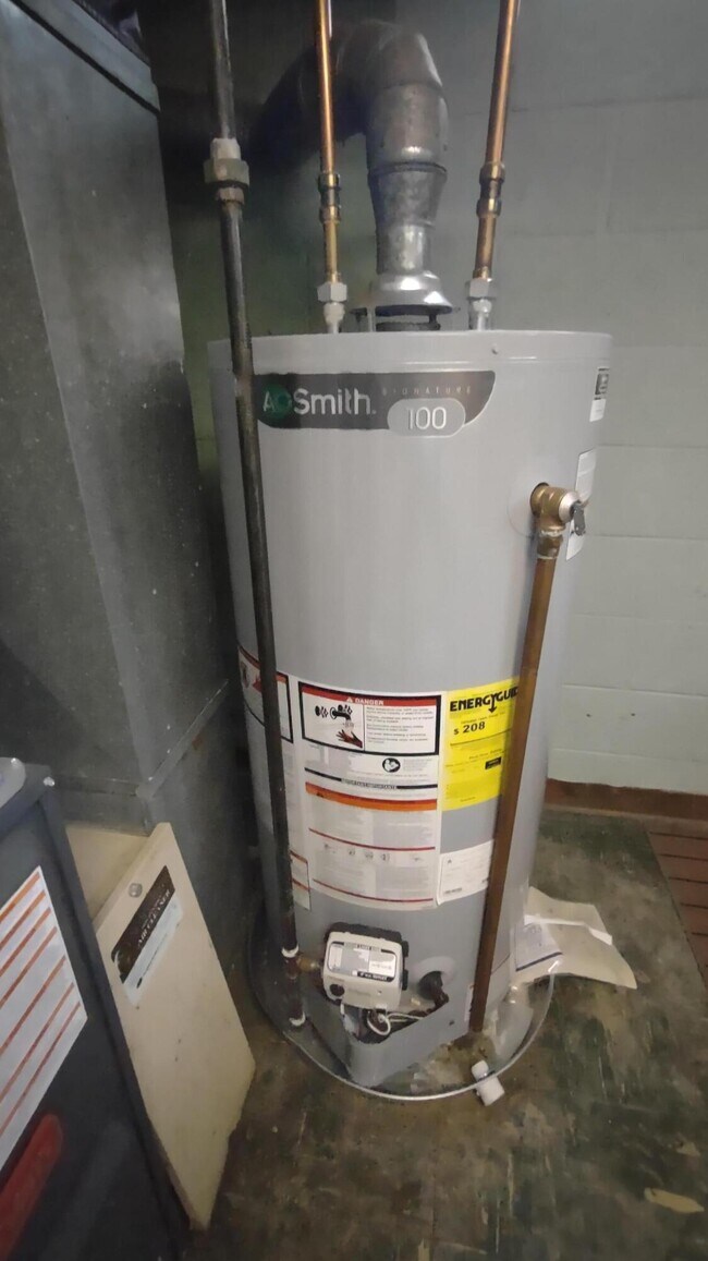 Building Photo - 3266 Ravenwood Ave