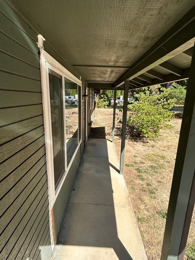Building Photo - 24783 Parkside Dr