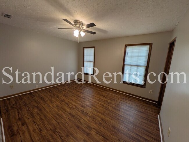 Building Photo - 5731 Buck Ct