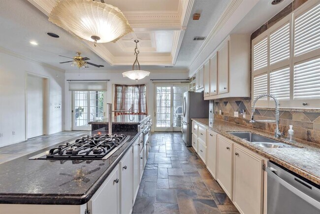 Building Photo - 4063 Breakwood Dr
