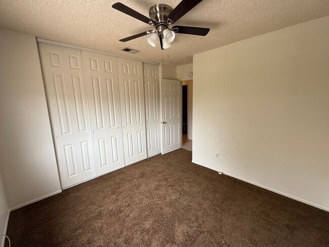 Building Photo - Hesperia Home, 3 Bedroom's, 2 Bathrooms, New paint, New Carpet,