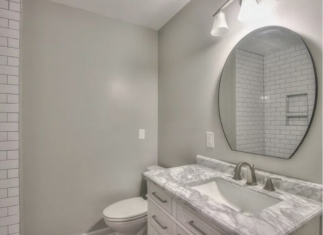 Building Photo - Newly Renovated 3-Bedroom in Hickory Valley Condos, Community Pool and Pet Friendly!