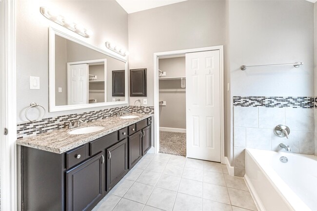 Building Photo - 7015 Yardley Dr