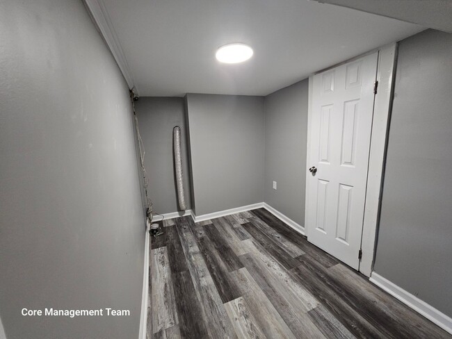 Building Photo - Fully rehabbed 2 bed 1 bath in the south s...