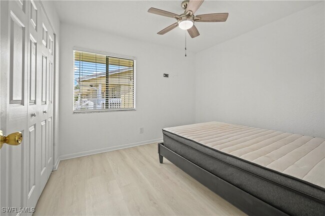 Building Photo - 4607 Bayshore Dr