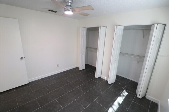 Building Photo - 5017 Oakshire Dr