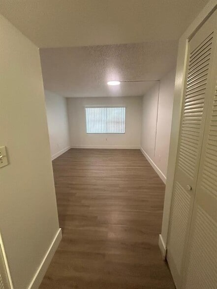 Building Photo - 4334 NW 9th Ave