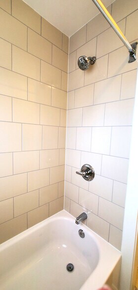 Building Photo - 115 W North Broadway St