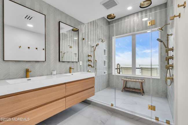 Building Photo - 3580 Ocean Terrace