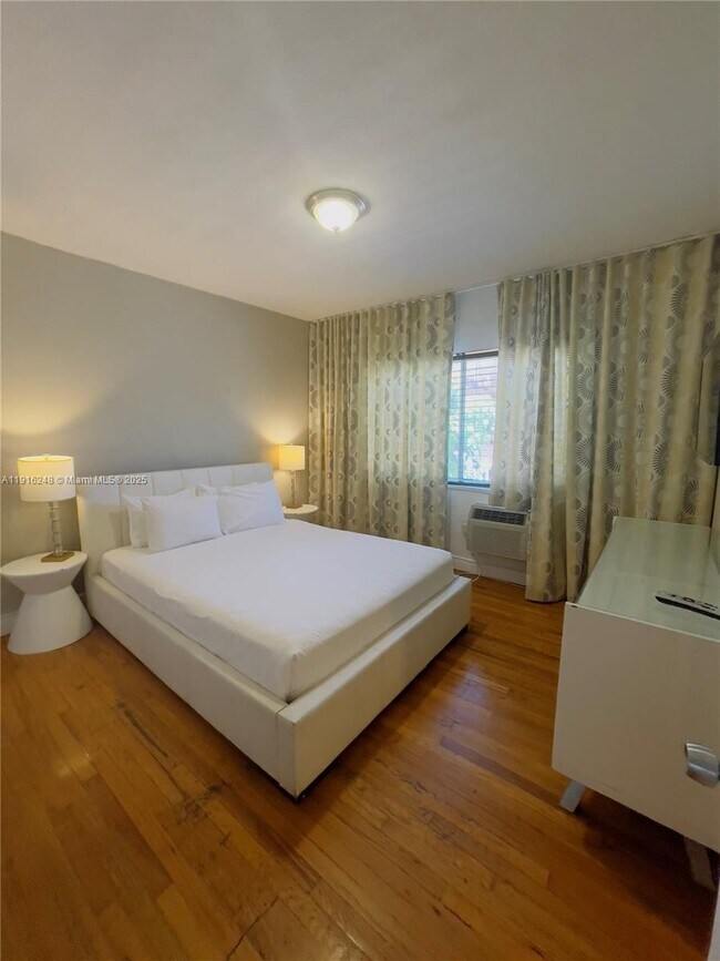 Building Photo - 7710 Harding Ave