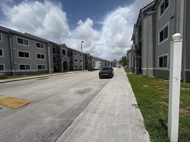 Building Photo - 15422 SW 284th St