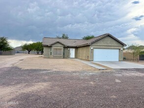 Building Photo - 2122 E Cloud Rd