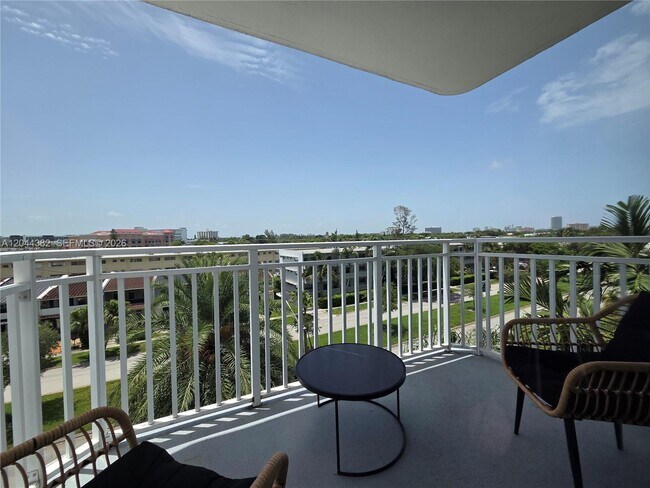 Building Photo - 2100 Sans Souci Blvd