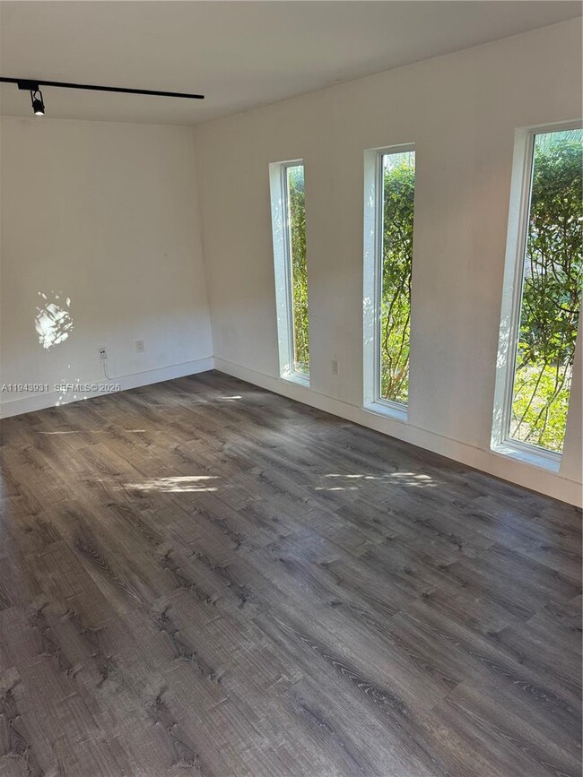 Building Photo - 7901 SW 64th Ave