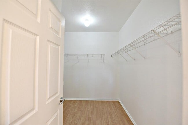 Building Photo - 2106 Charlotte Estates Dr