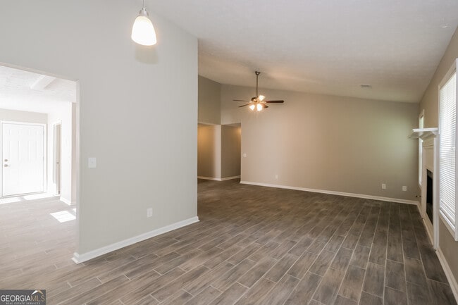 Building Photo - 65 Burdell Dr